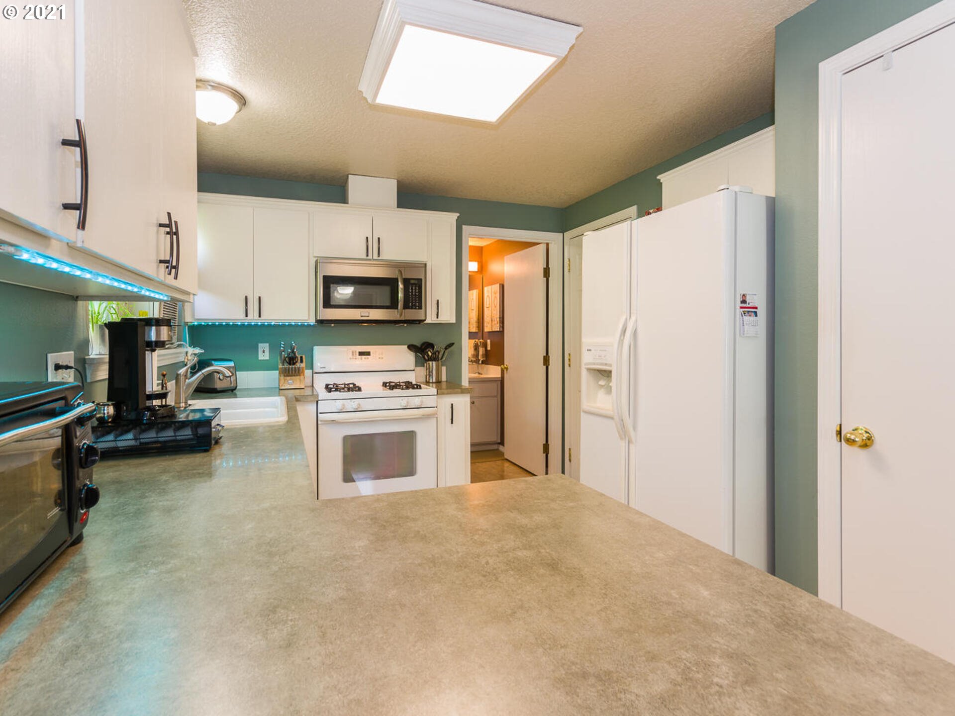 1030 Southwest Ivory Loop Gresham, OR 97080 - Photo 14 of 29