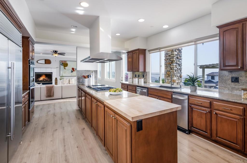 29190 Crystal Ridge Court Escondido, CA 92026 - Photo 11 of 41 Kitchen