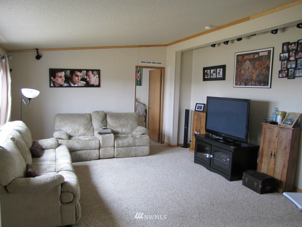 8691 Harris Road Northeast Moses Lake, WA 98837 - Photo 2 of 15 Gallery Image 2