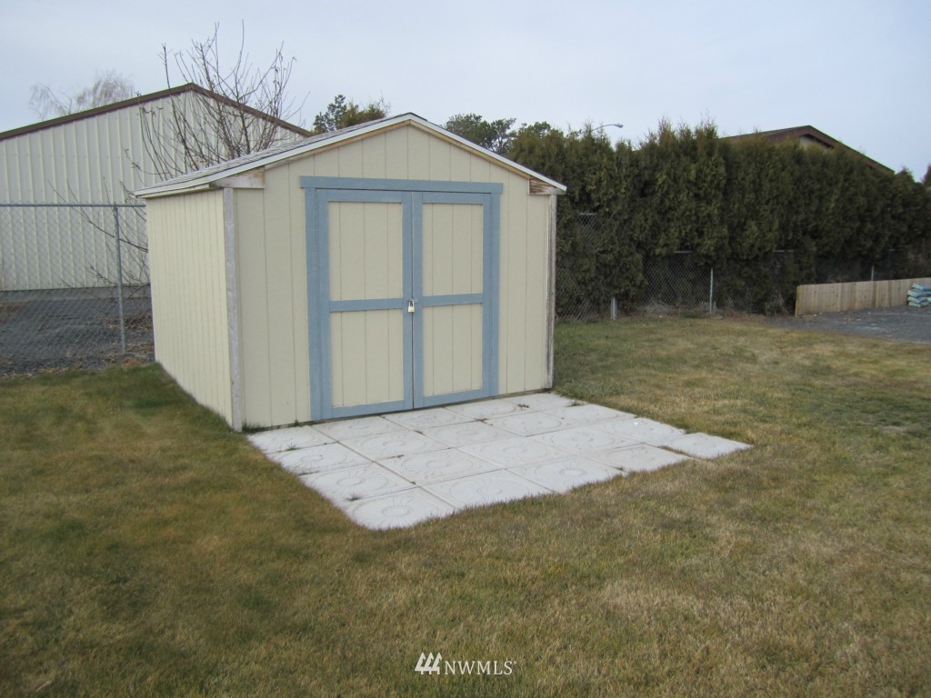 8691 Harris Road Northeast Moses Lake, WA 98837 - Photo 13 of 15 Gallery Image 13