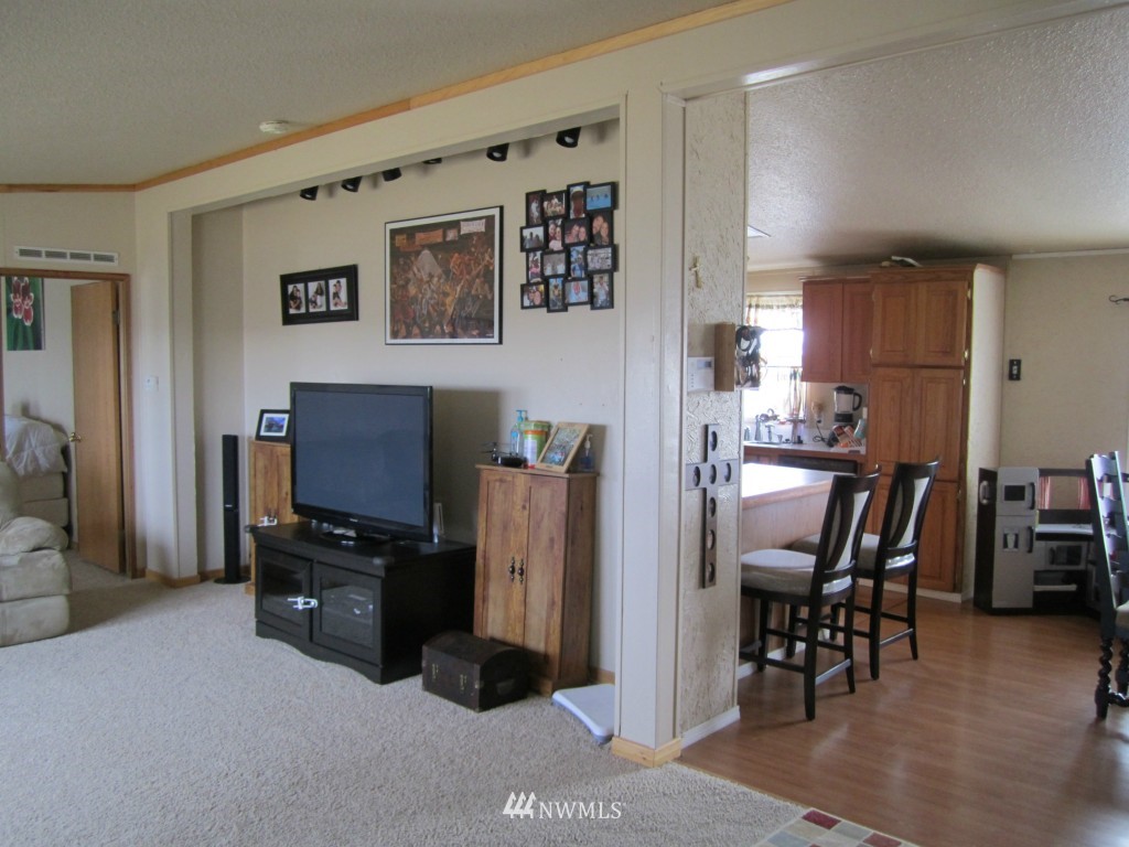 8691 Harris Road Northeast Moses Lake, WA 98837 - Photo 3 of 15 Gallery Image 3
