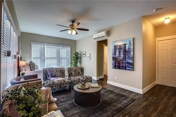 $910 | 615 North Marsalis Avenue, Unit 4, Dallas, TX 75203