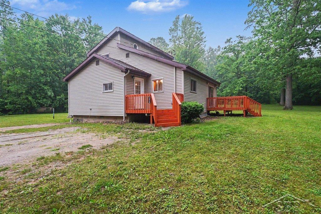 2626 Brady Road Lupton, MI 48635 - Photo 2 of 30