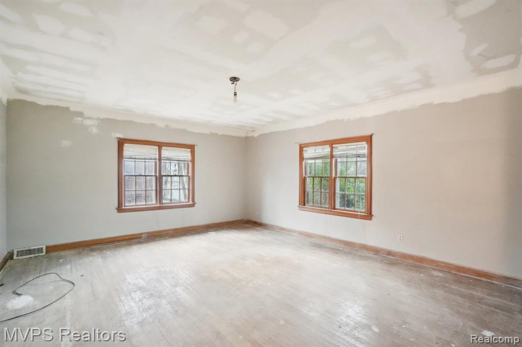 14574 Rutland Street Detroit, MI 48227 - Photo 24 of 60