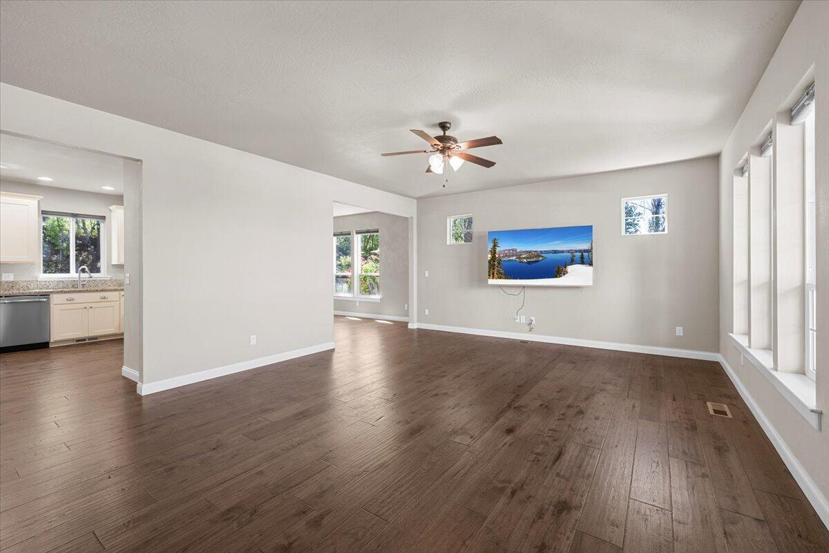 1618 North Foothill Road Medford, OR 97504 - Photo 15 of 37 05-CI_6908