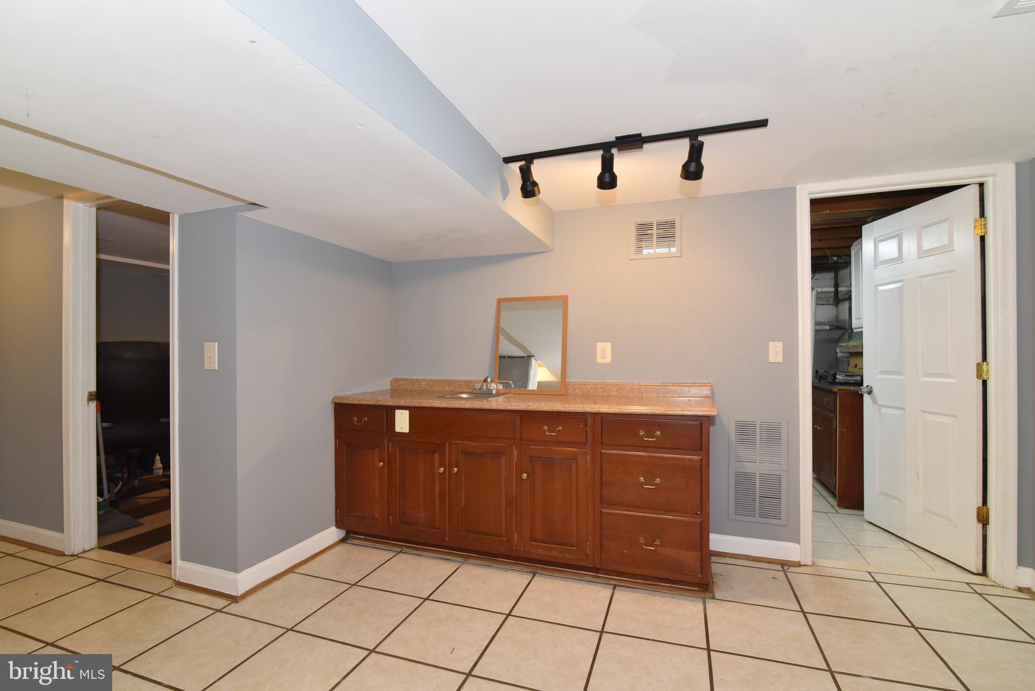 6010 Amherst Avenue Springfield, VA 22150 - Photo 15 of 37 Gallery Image 15