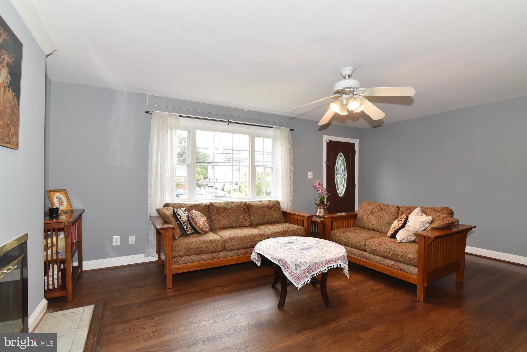 6010 Amherst Avenue Springfield, VA 22150 - Photo 3 of 37 Gallery Image 3