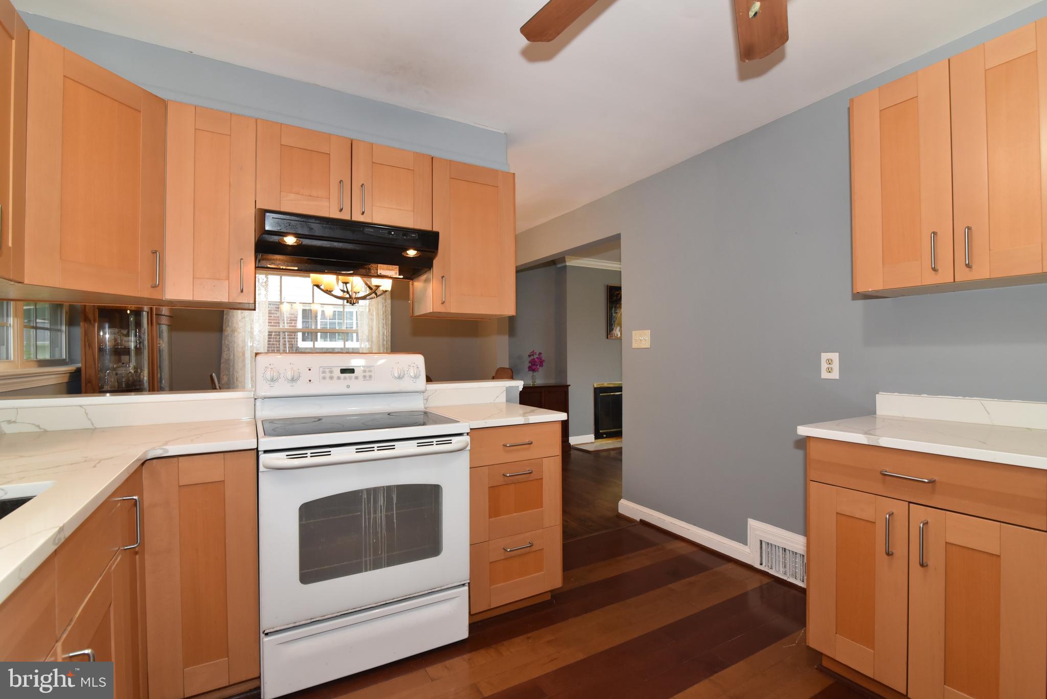 6010 Amherst Avenue Springfield, VA 22150 - Photo 5 of 37 Gallery Image 5