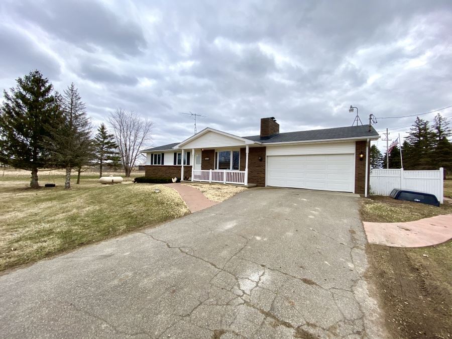 6630 Lansing Road Durand, MI 48429 - Photo 2 of 45 50008403-1.JPG