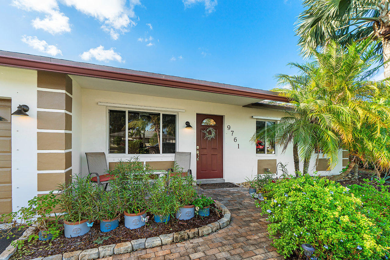 9761 Alaska Circle Boca Raton, FL 33434 - Photo 4 of 28 004-9761AlaskaCir-BocaRaton-FL-small