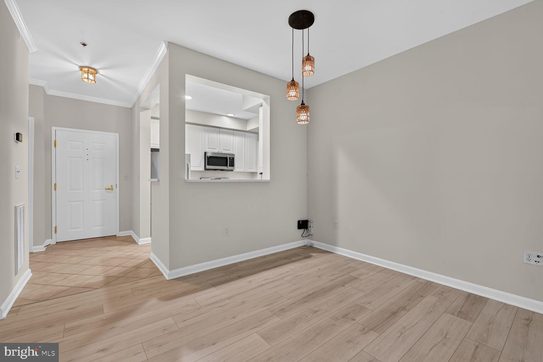 11775 Stratford House Place, Unit 112 Reston, VA 20190 - Photo 20 of 53 Dining Area