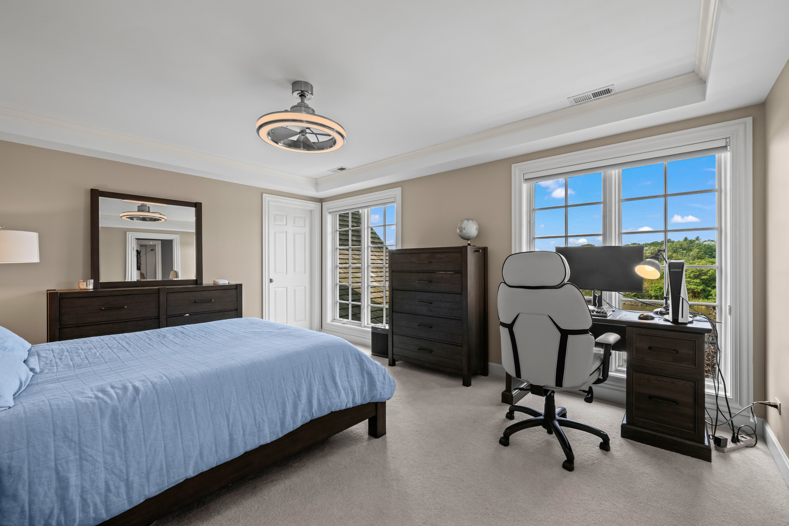 35 Riderwood Road North Barrington, IL 60010 - Photo 27 of 59 a bedroom with a bed and a table