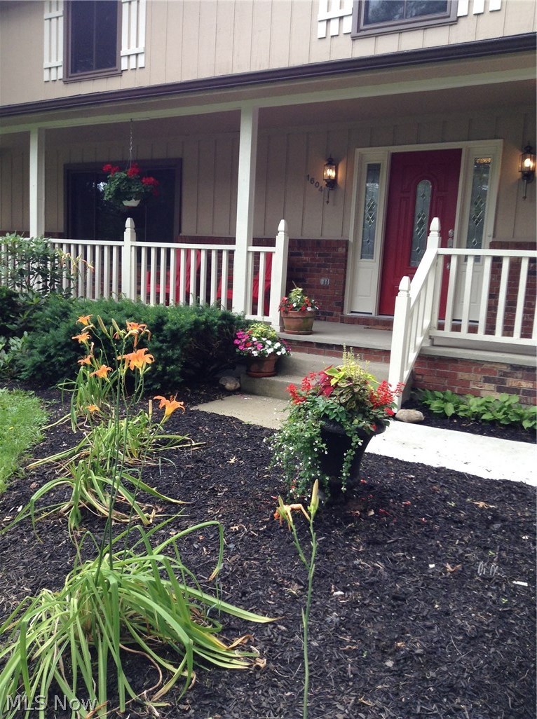 1604 Ritchie Road Stow, OH 44224 - Photo 2 of 20 Front Entrance