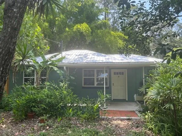 $1,695 | 930 Northeast 12th Avenue, Gainesville, FL 32601