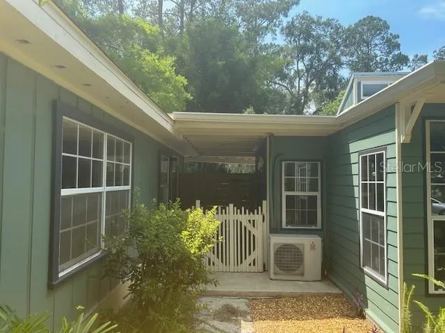 $1,695 | 930 Northeast 12th Avenue, Gainesville, FL 32601