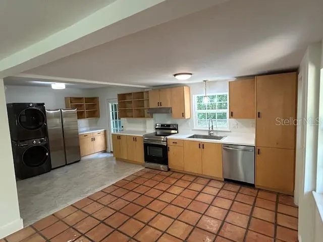 $1,695 | 930 Northeast 12th Avenue, Gainesville, FL 32601