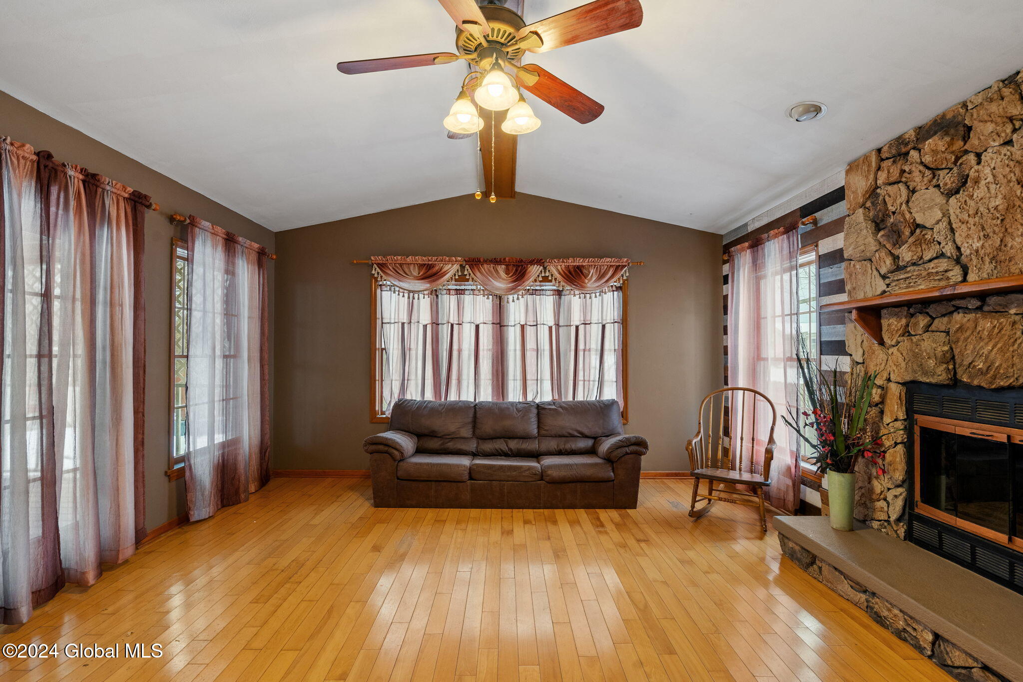 150 Sunset Road Amsterdam, NY 12010 - Photo 6 of 42 16-web-or-mls-150-sunset-rd