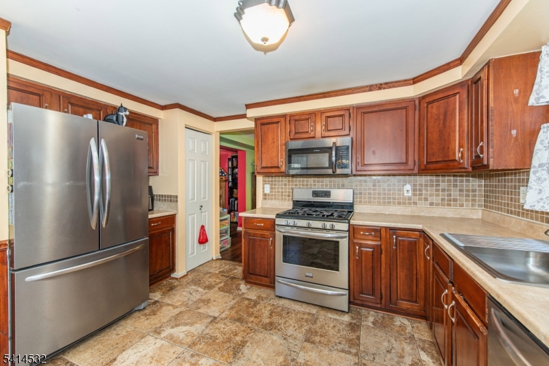 348 Rolling Ridge Road Montague, NJ 07827 - Photo 8 of 32