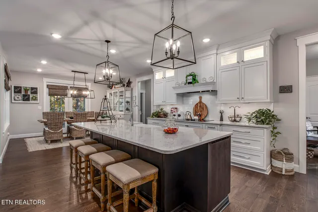 $885,000 | 206 Atoka Place, Loudon, TN 37774