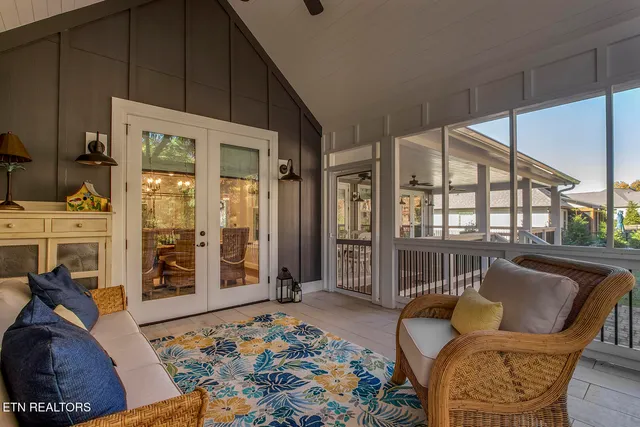 $885,000 | 206 Atoka Place, Loudon, TN 37774