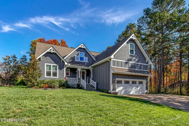 $885,000 | 206 Atoka Place, Loudon, TN 37774