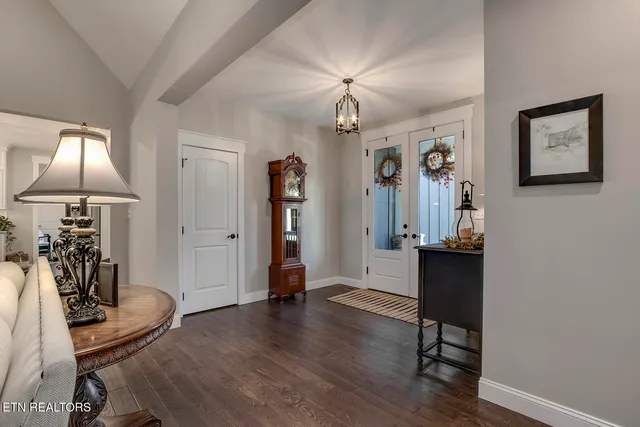 $885,000 | 206 Atoka Place, Loudon, TN 37774