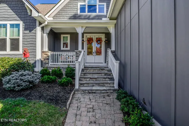 $885,000 | 206 Atoka Place, Loudon, TN 37774