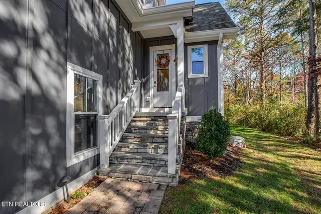 $885,000 | 206 Atoka Place, Loudon, TN 37774