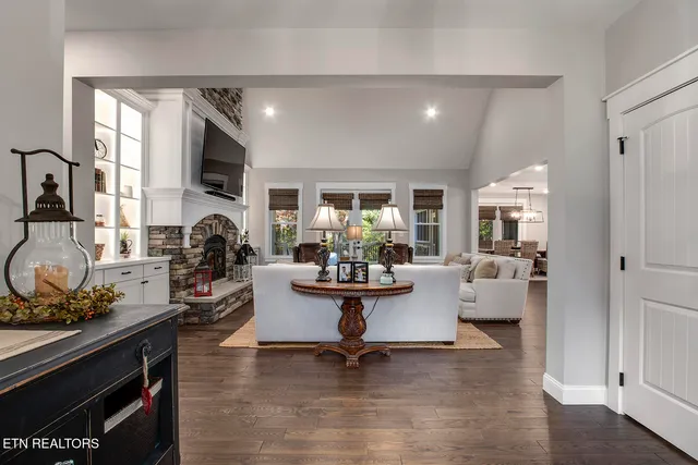 $885,000 | 206 Atoka Place, Loudon, TN 37774