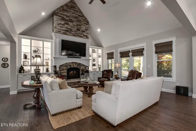 $885,000 | 206 Atoka Place, Loudon, TN 37774