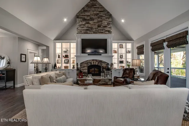 $885,000 | 206 Atoka Place, Loudon, TN 37774