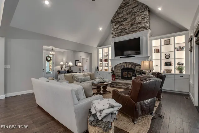 $885,000 | 206 Atoka Place, Loudon, TN 37774