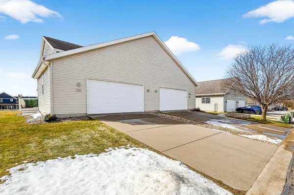 $524,900 | 5222 Sassafras Drive, Fitchburg, WI 53711