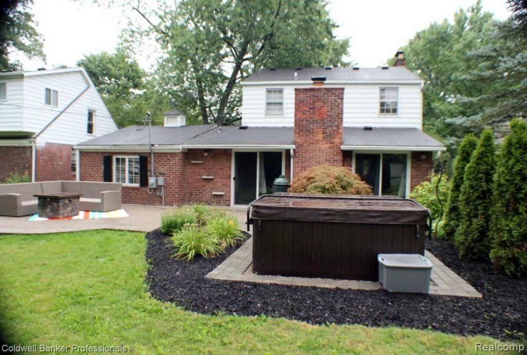 3913 Wakefield Road Berkley, MI 48072 - Photo 3 of 18