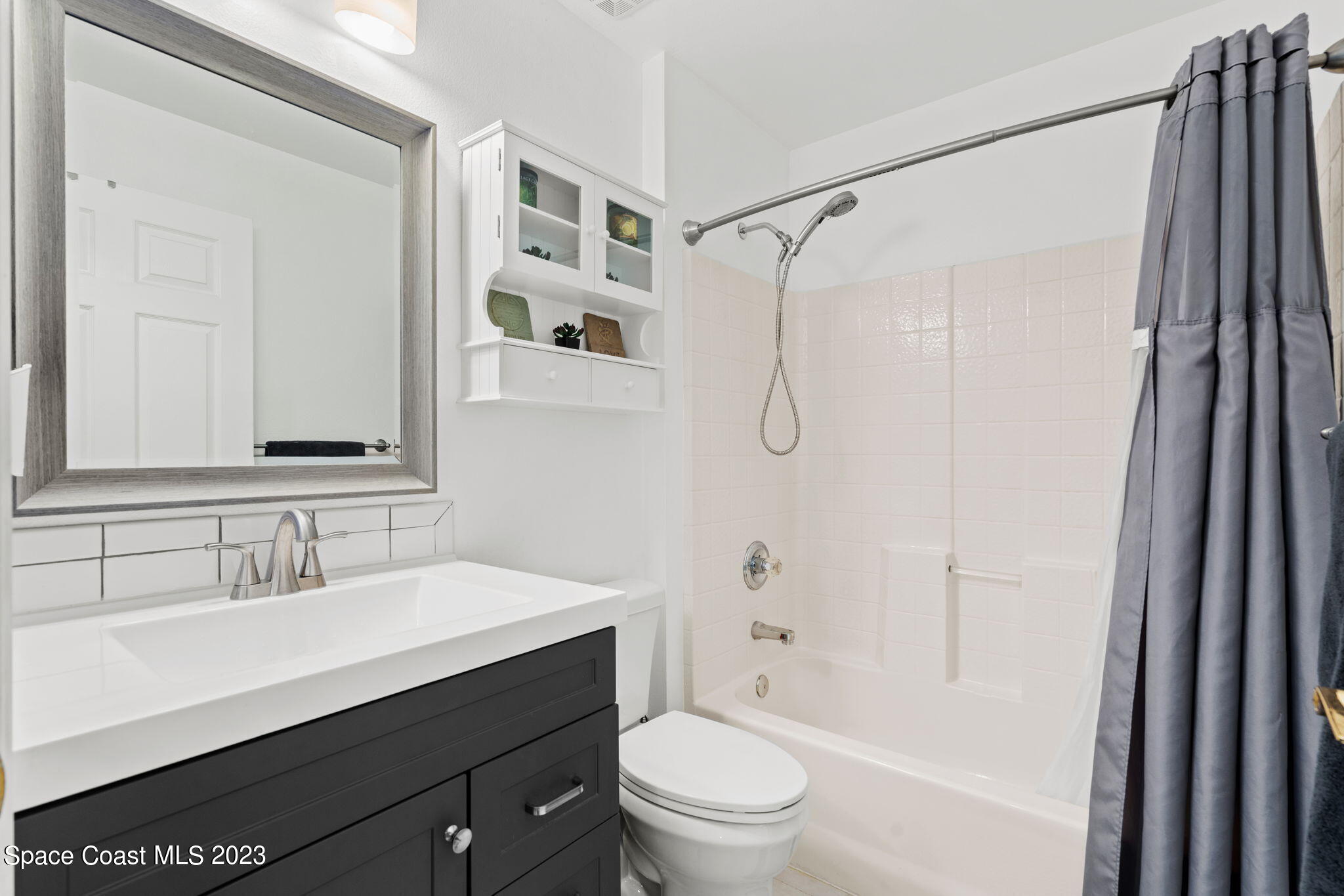 2310 Shady Oak Road Melbourne, FL 32935 - Photo 32 of 50 Secondary Bathroom