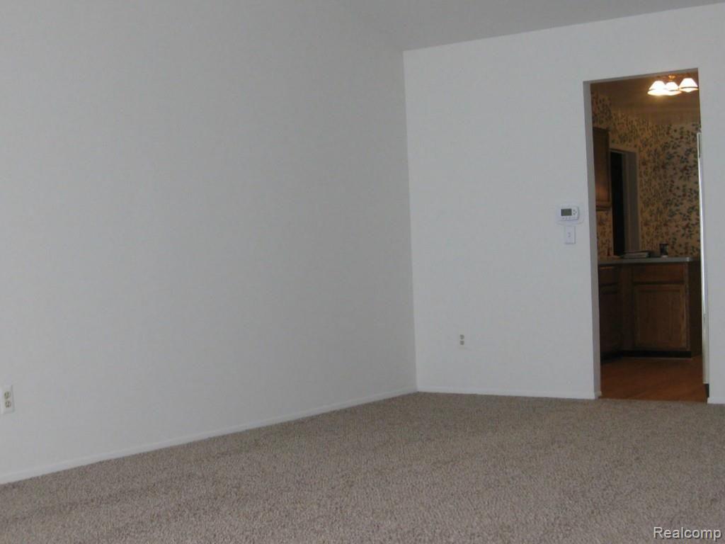 519 Tennyson, Unit 23 Rochester Hills, MI 48307 - Photo 5 of 33