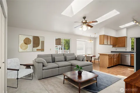 $579,950 | 26711 218th Avenue Southeast, Maple Valley, WA 98038