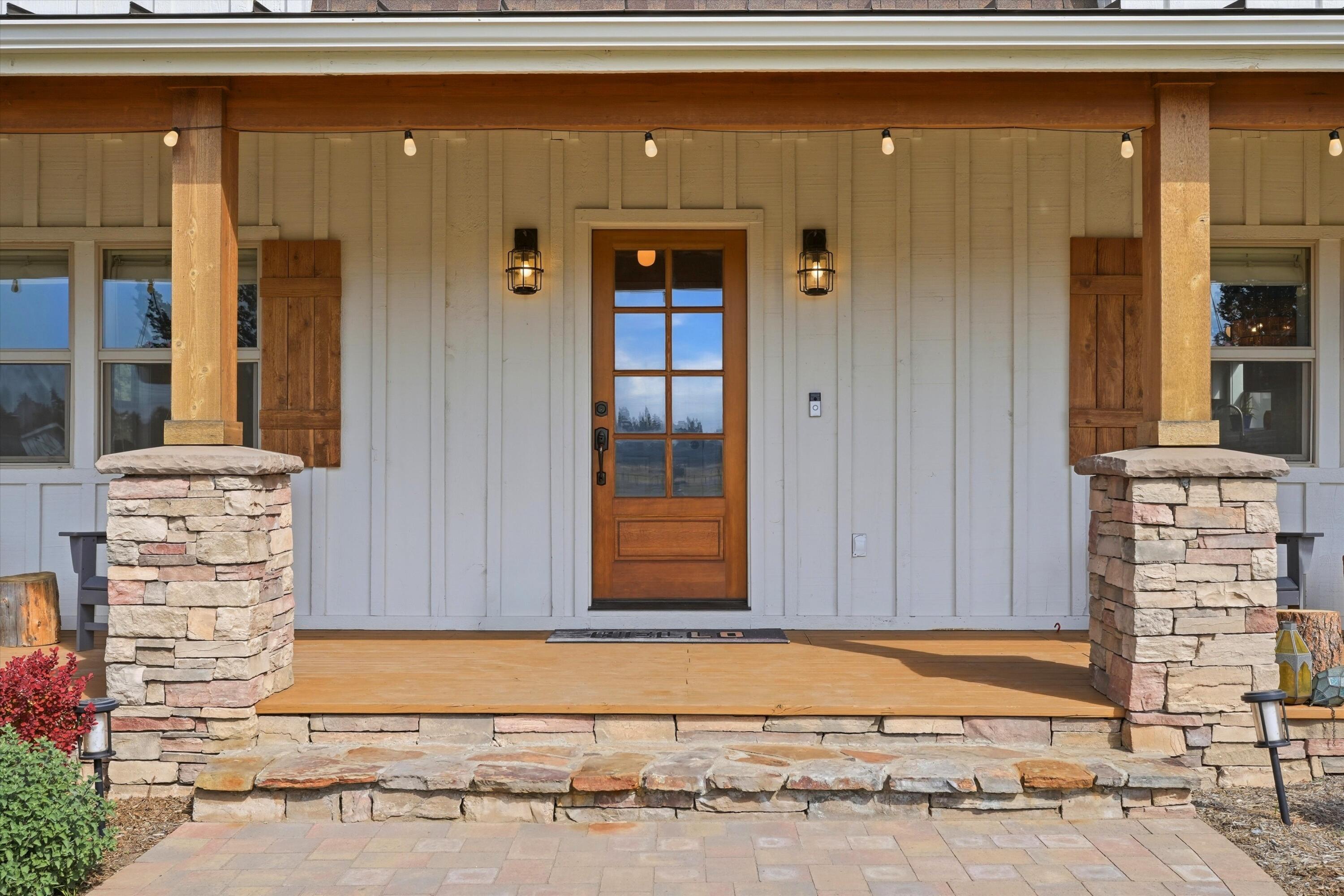 61280 Larsen Road Bend, OR 97702 - Photo 4 of 58 Front Entrance