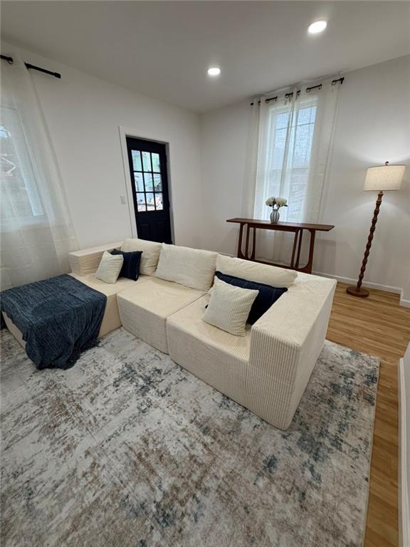 814 Oak Street Johnstown, PA 15902 - Photo 7 of 33 a living room with furniture