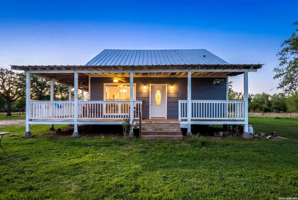 $275,000 | 1006 Buch Lane, Cuero, TX 77954