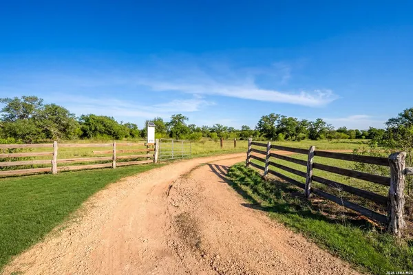 $275,000 | 1006 Buch Lane, Cuero, TX 77954
