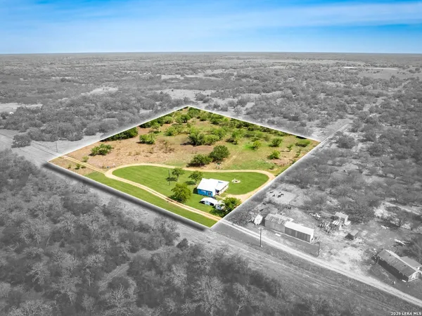 $275,000 | 1006 Buch Lane, Cuero, TX 77954