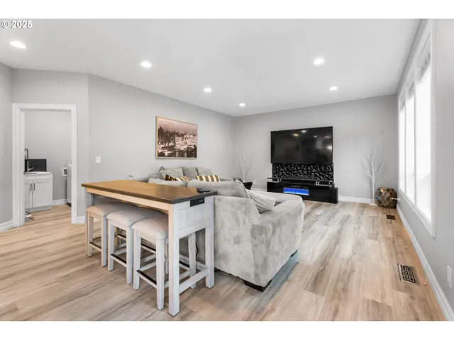 $775,000 | 16381 Southeast Deer Meadow Loop, Damascus, OR 97089