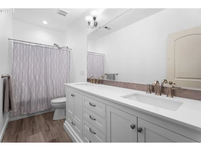 $775,000 | 16381 Southeast Deer Meadow Loop, Damascus, OR 97089