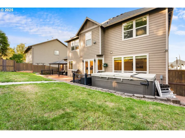 $775,000 | 16381 Southeast Deer Meadow Loop, Damascus, OR 97089