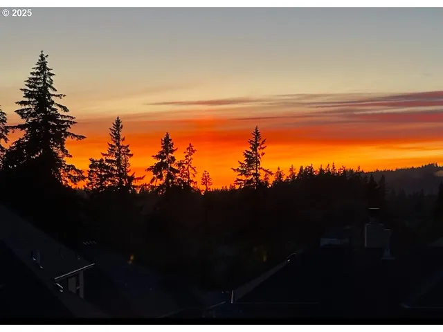 $775,000 | 16381 Southeast Deer Meadow Loop, Damascus, OR 97089