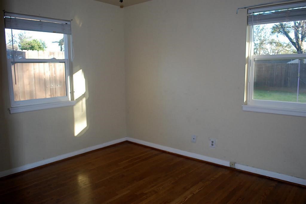 6611 Housman Houston, TX 77055 - Photo 7 of 17 back bedroom