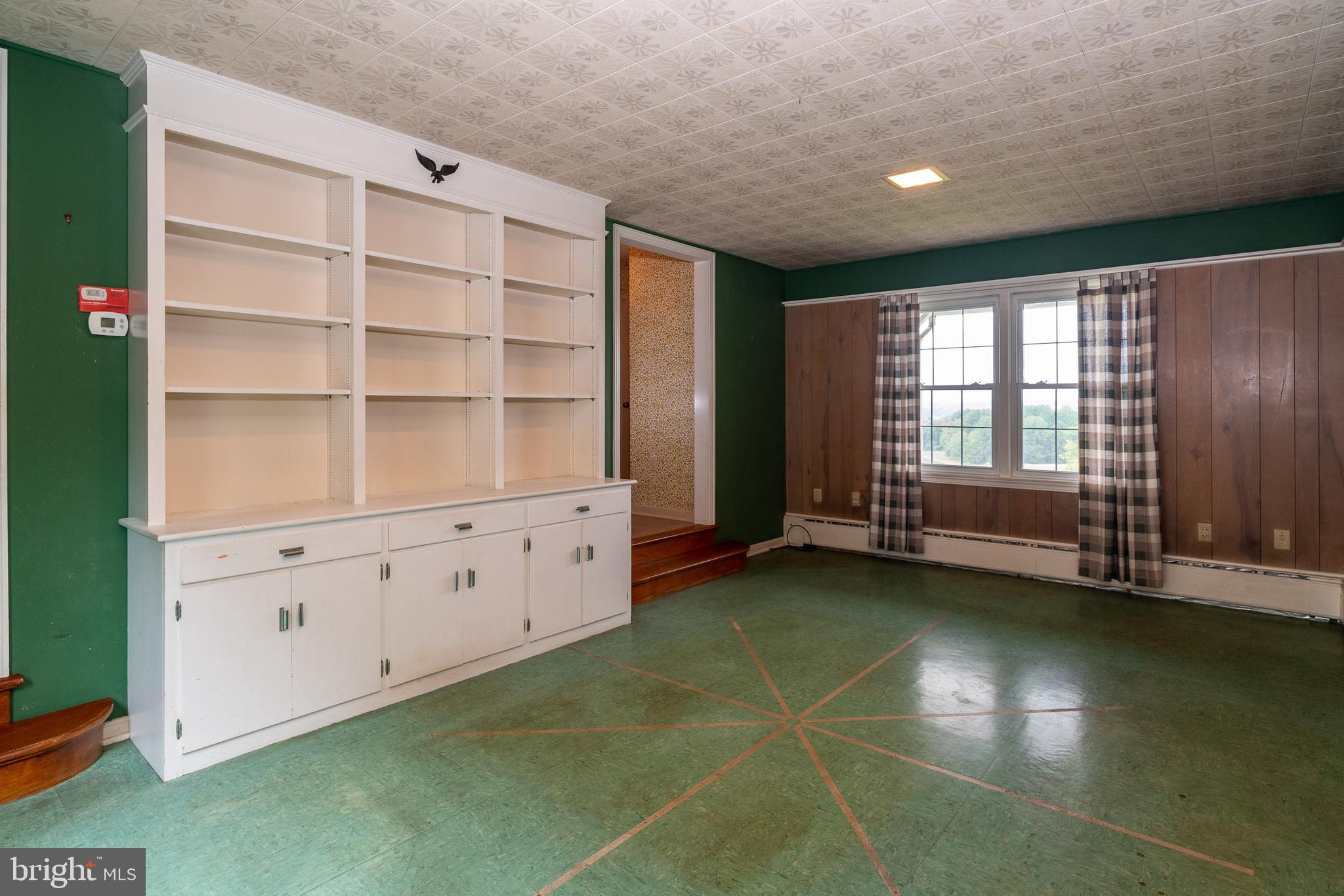 315 Owl Hill Road Lititz, PA 17543 - Photo 17 of 43 Family room