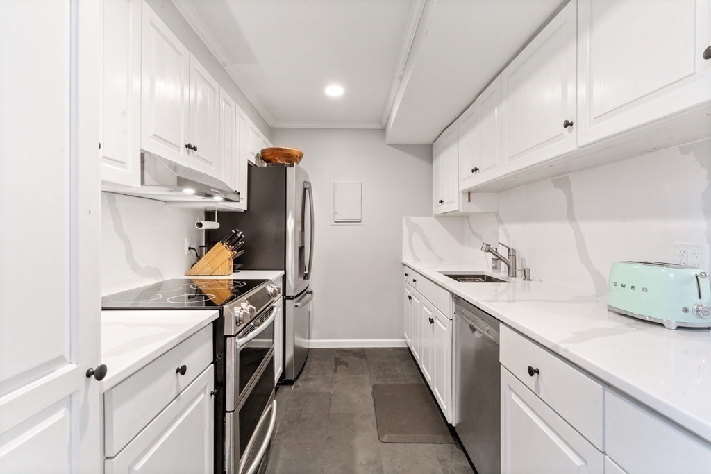 124 Appleton Street, Unit 124 Boston, MA 02116 - Photo 6 of 20 Gallery Image 6