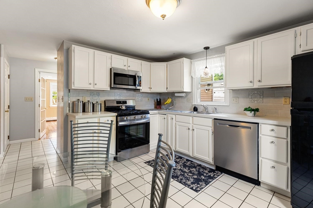 19 Altoona Road Dedham, MA 02026 - Photo 9 of 26